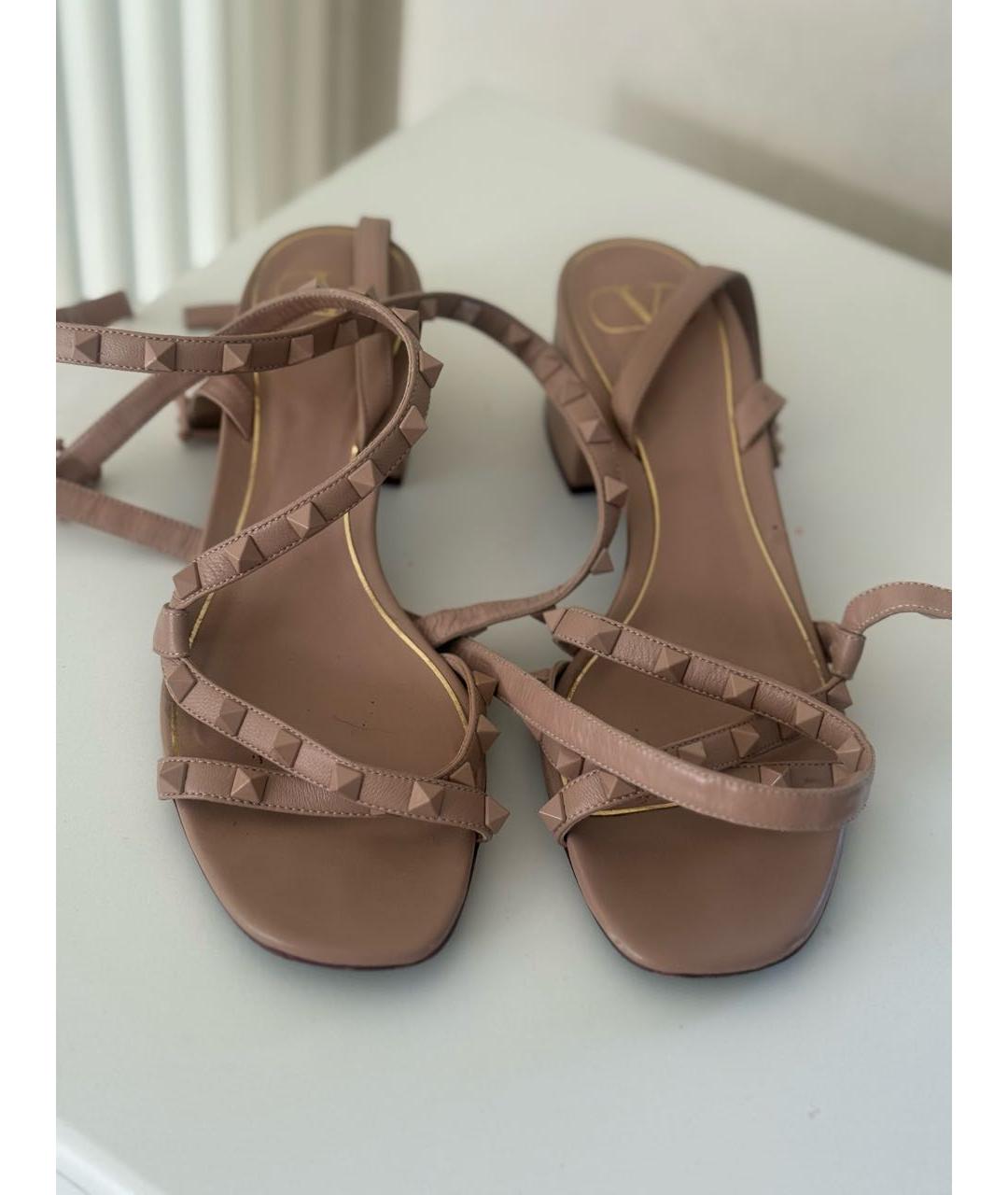 VALENTINO Бежевые кожаные босоножки, фото 2