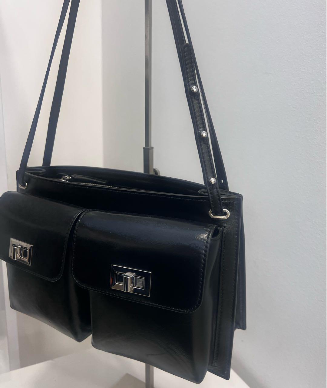 BY FAR Черная кожаная сумка через плечо, фото 4