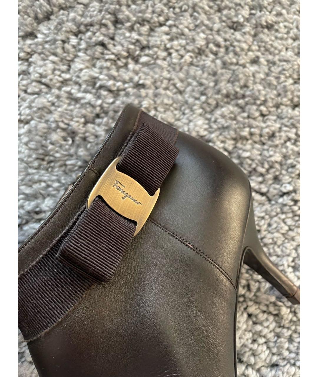 FERRAGAMO Коричневые кожаные ботильоны, фото 5