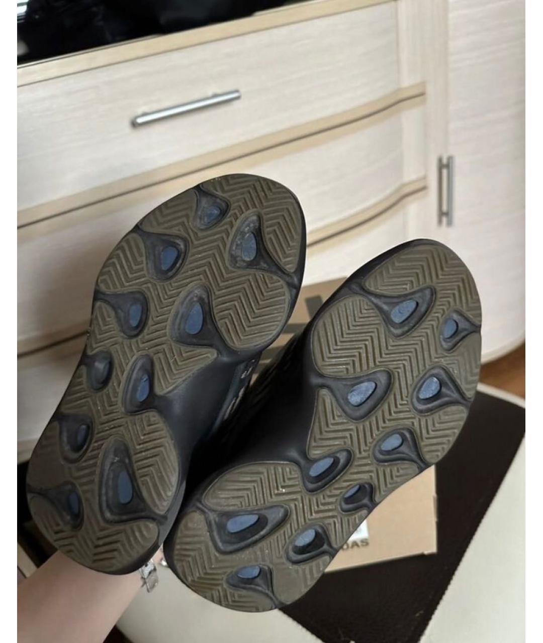 ADIDAS YEEZY Бордовые текстильные кроссовки, фото 2