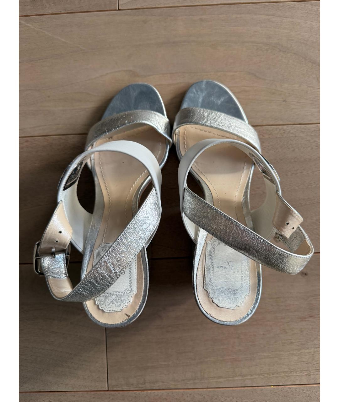 CHRISTIAN DIOR Белые кожаные босоножки, фото 3