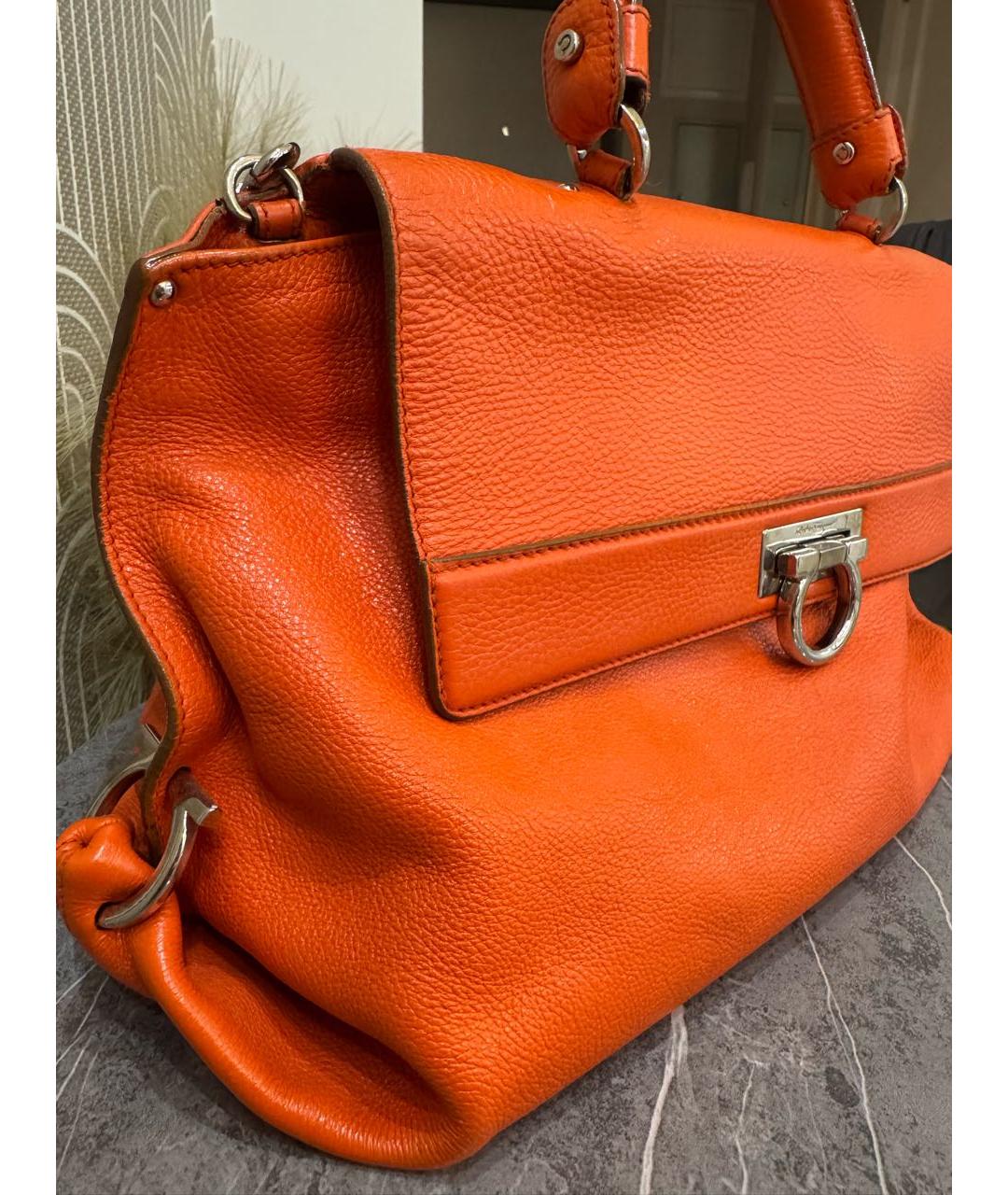 FERRAGAMO Оранжевая кожаная сумка через плечо, фото 2