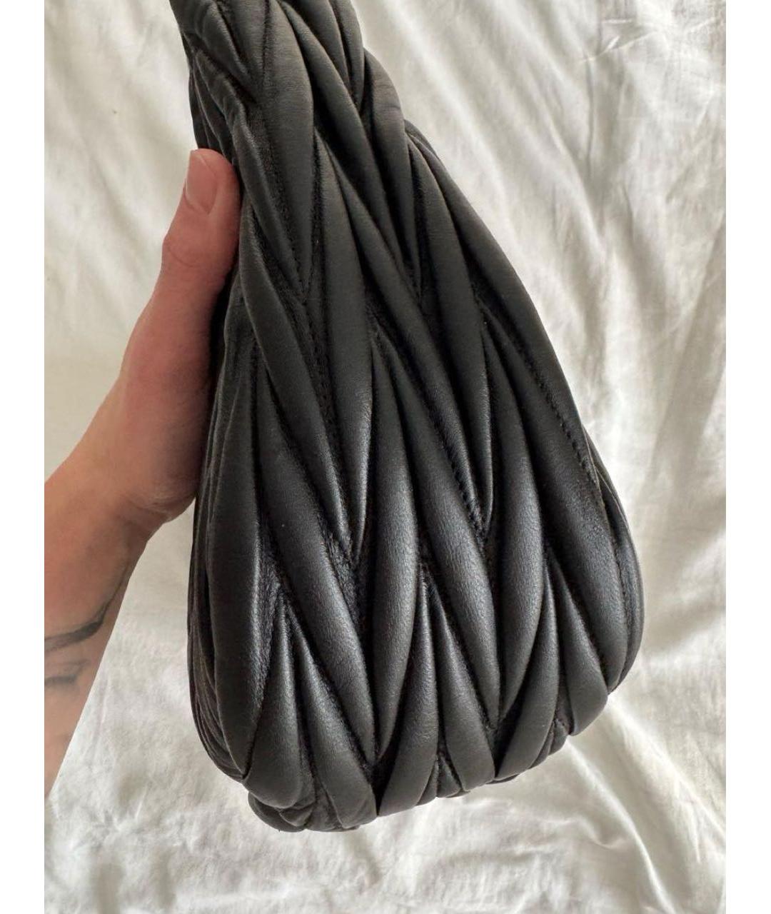 MIU MIU Черная кожаная сумка с короткими ручками, фото 3