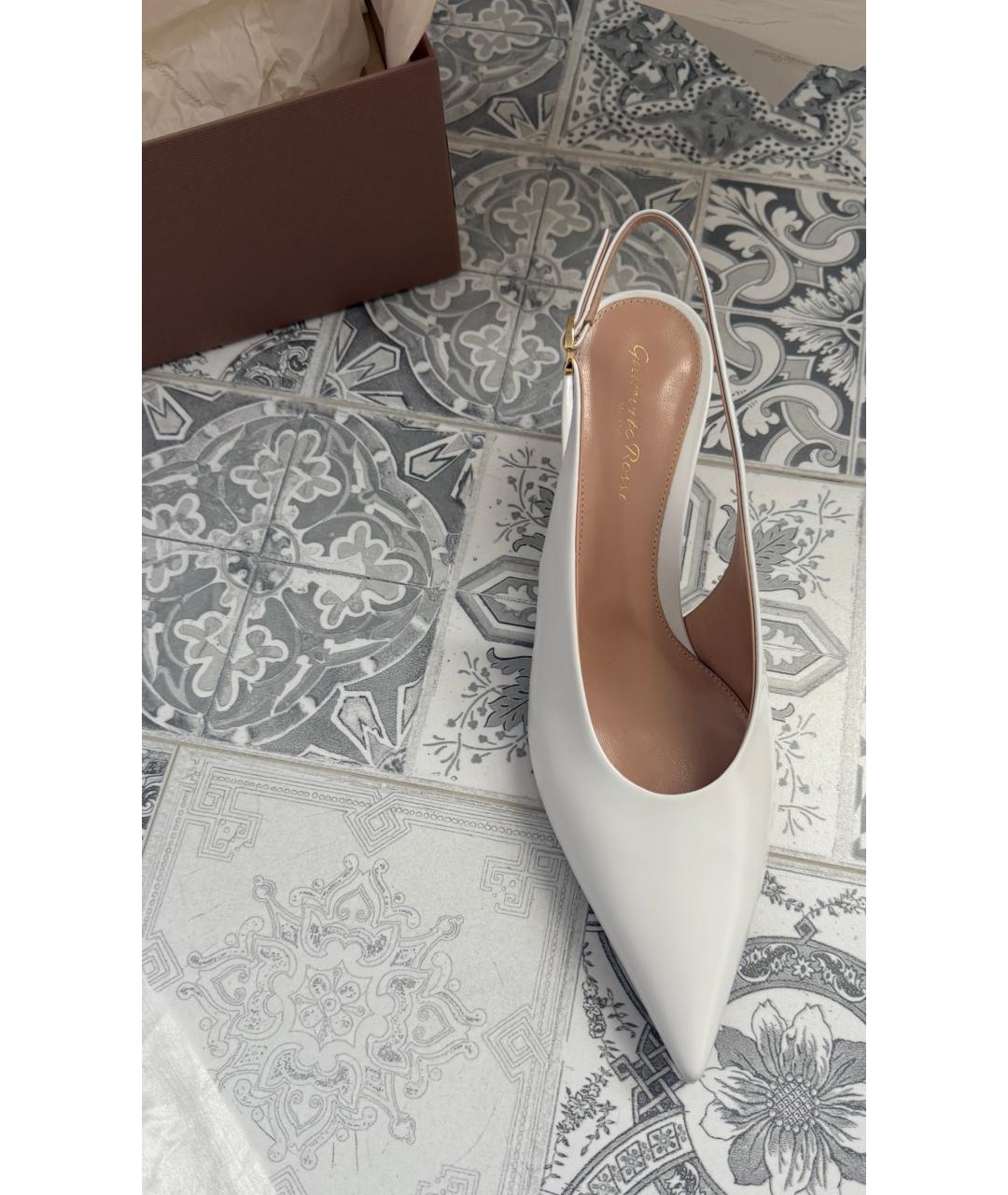 GIANVITO ROSSI Белые кожаные туфли, фото 2