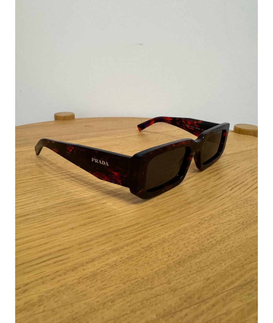 PRADA Коричневые пластиковые солнцезащитные очки, фото 2
