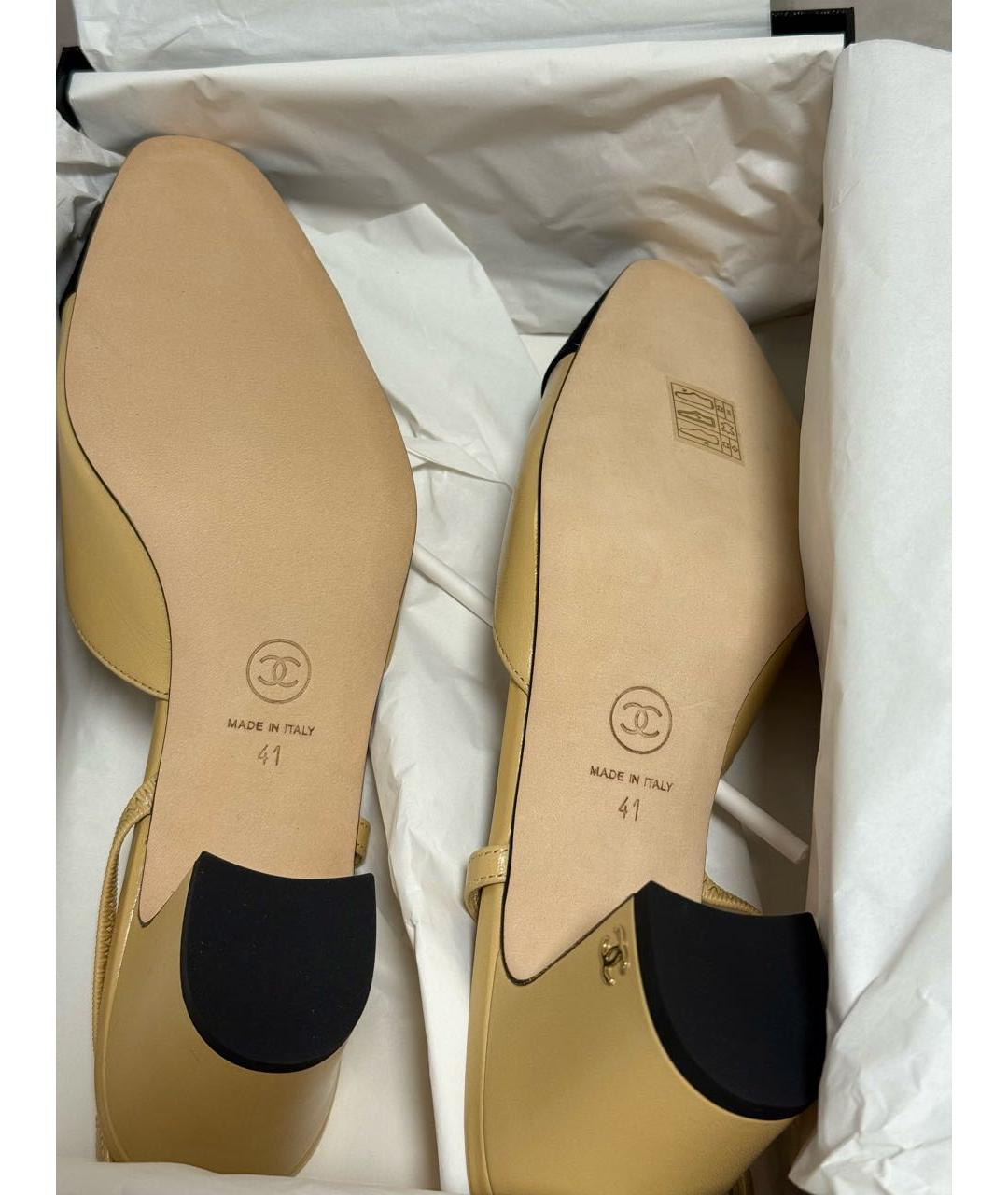 CHANEL Бежевые кожаные лодочки на низком каблуке, фото 2