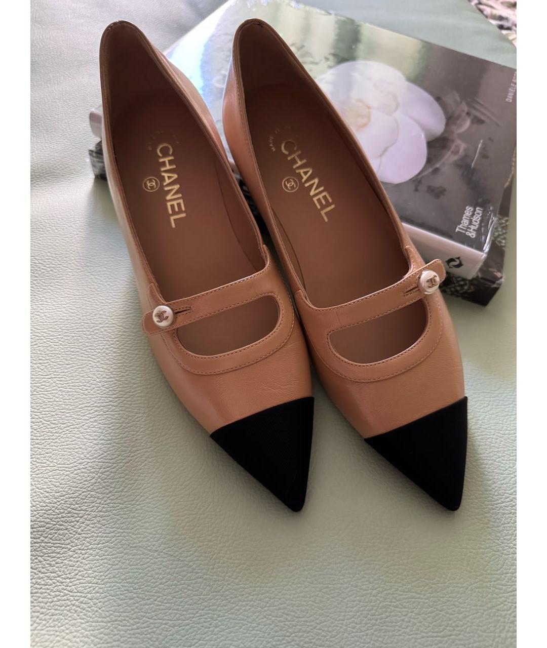 CHANEL Бежевые кожаные балетки, фото 2