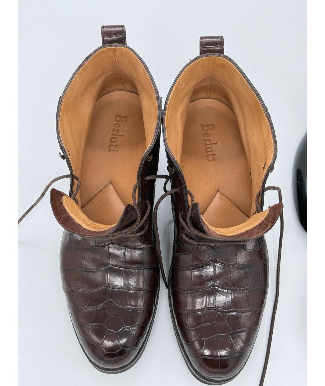 BERLUTI Коричневые высокие ботинки из экзотической кожи, фото 8