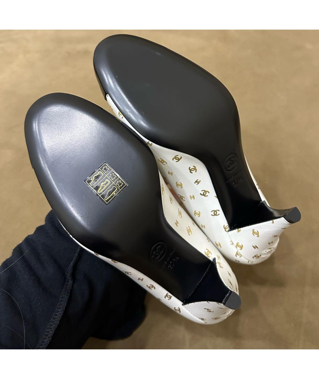 CHANEL Белые кожаные туфли, фото 6