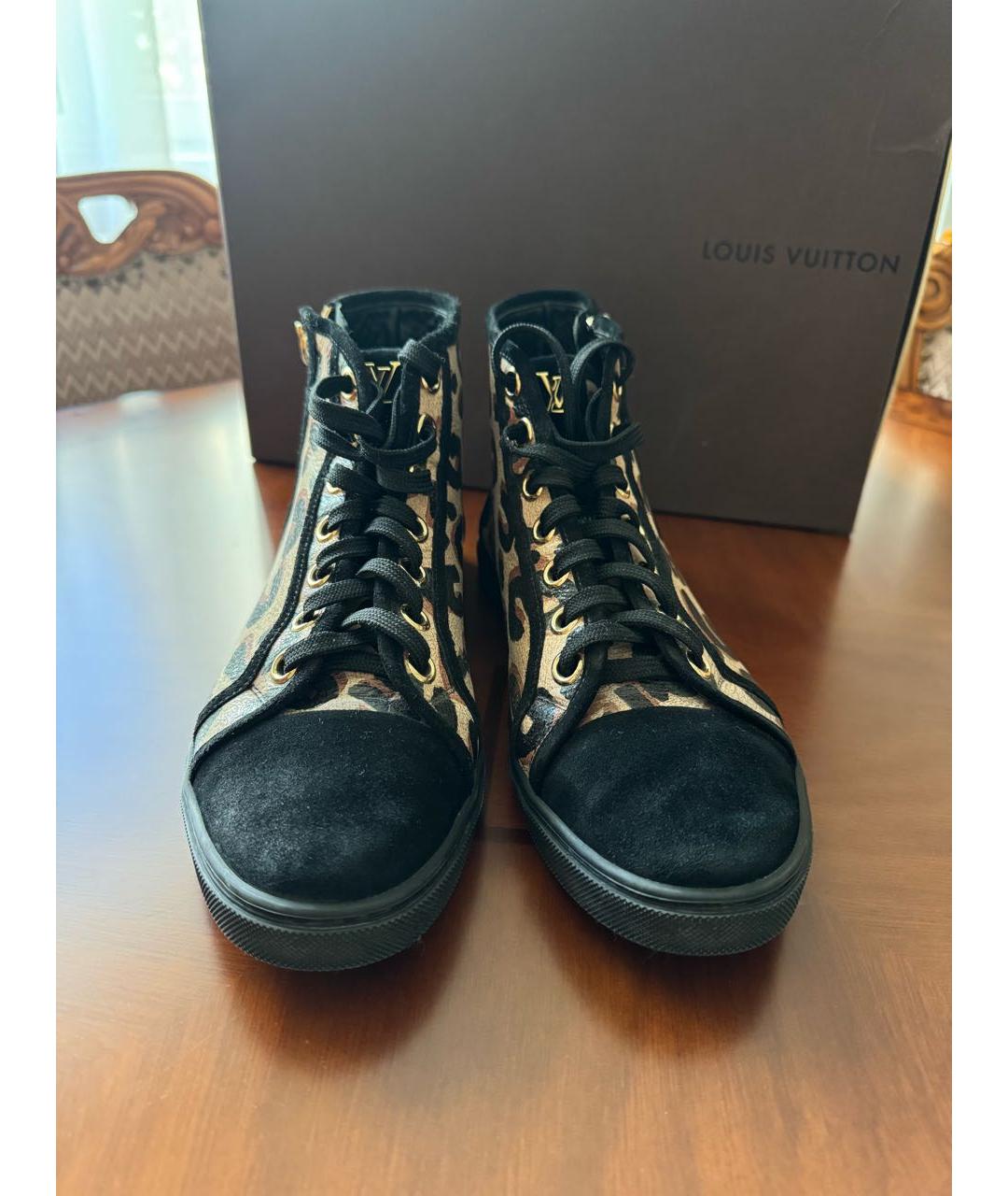 LOUIS VUITTON Черные замшевые кеды, фото 2
