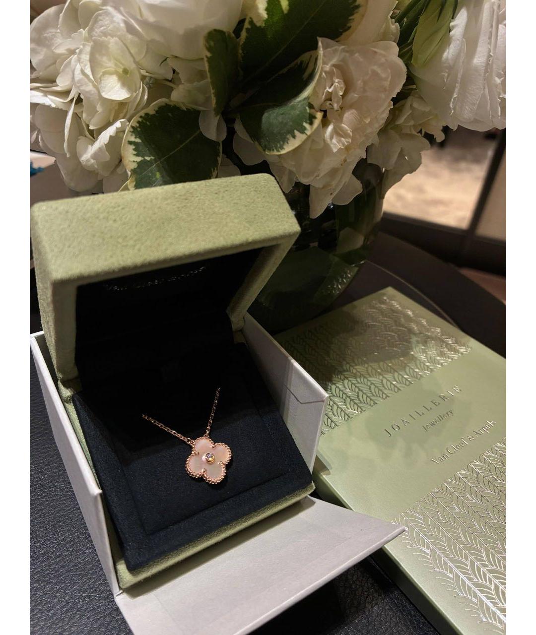 VAN CLEEF & ARPELS Розовый кулон из желтого золота, фото 3