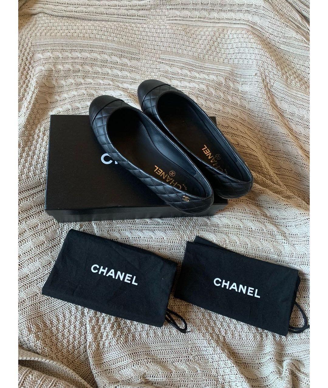 CHANEL Черные кожаные балетки, фото 2