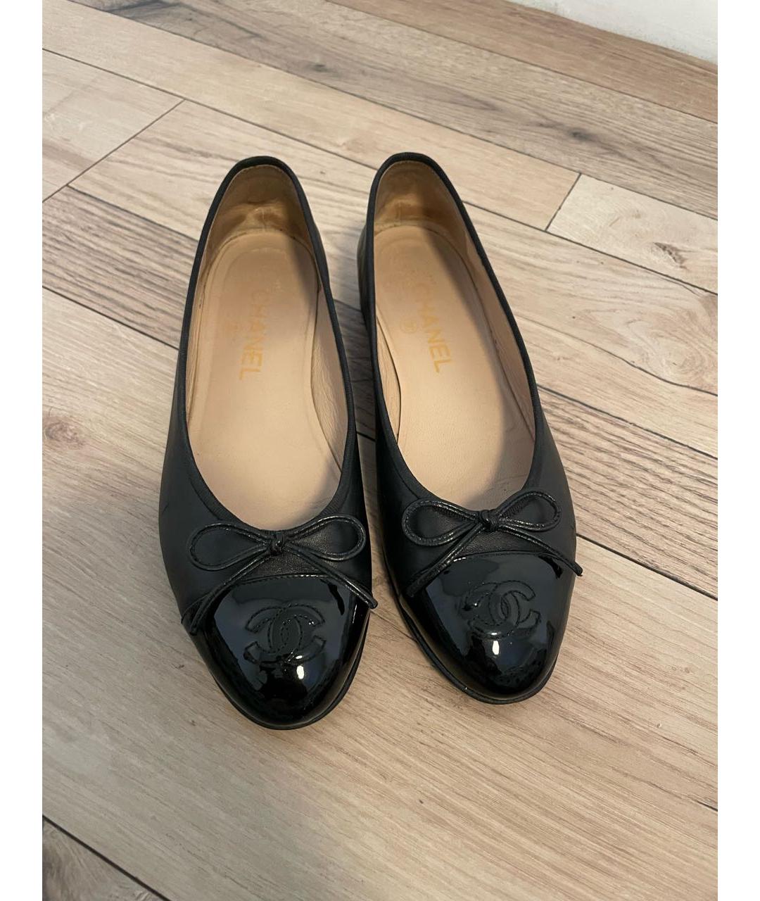CHANEL Черные кожаные балетки, фото 2