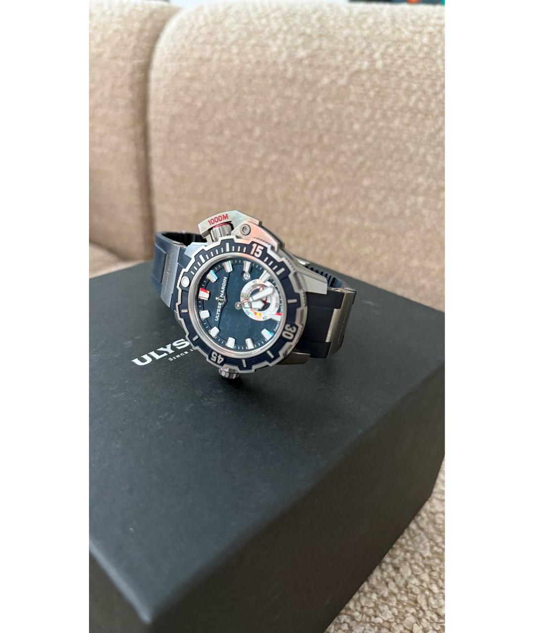Ulysse Nardin Темно-синие металлические часы, фото 3