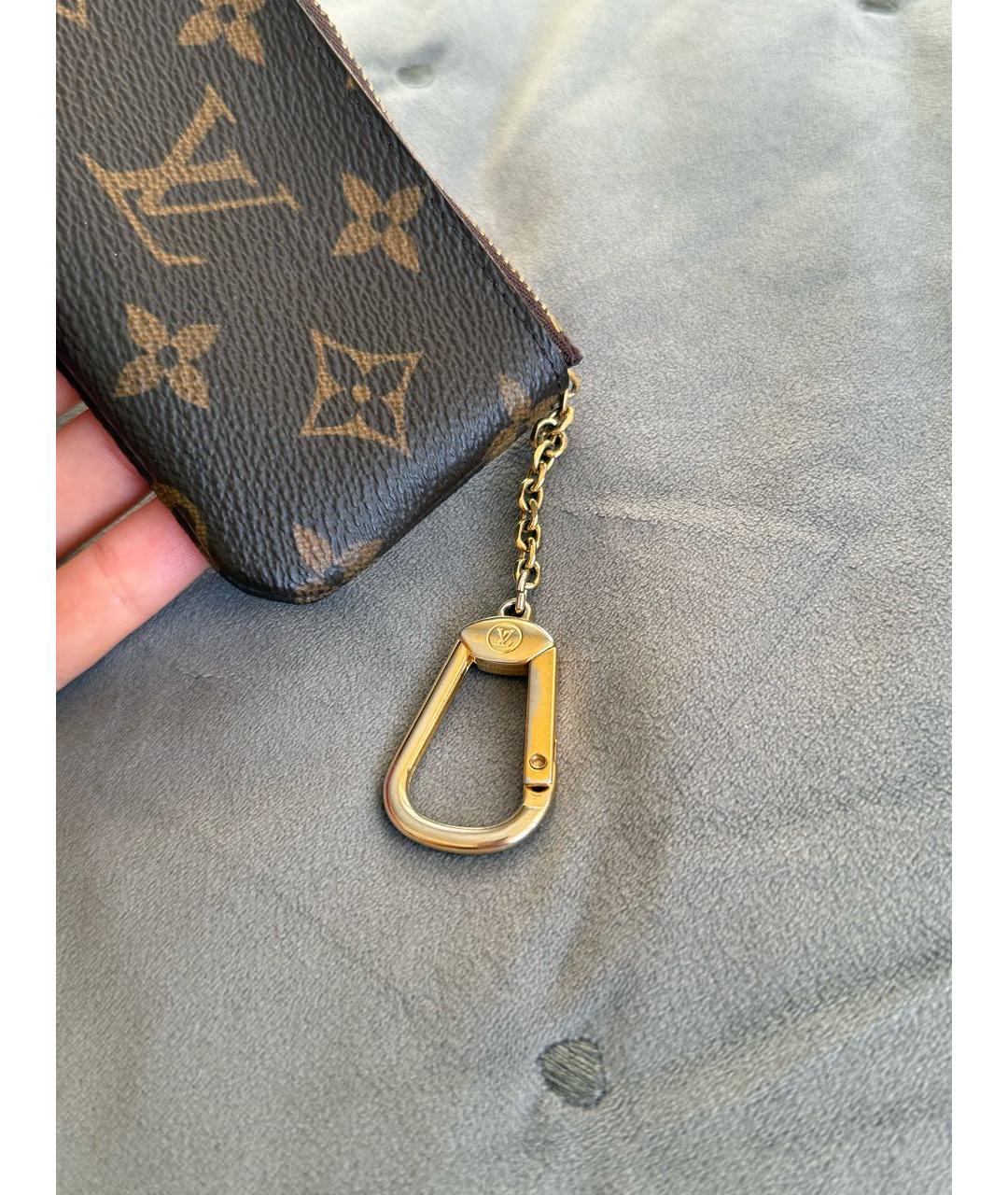 LOUIS VUITTON Коричневая ключница, фото 5