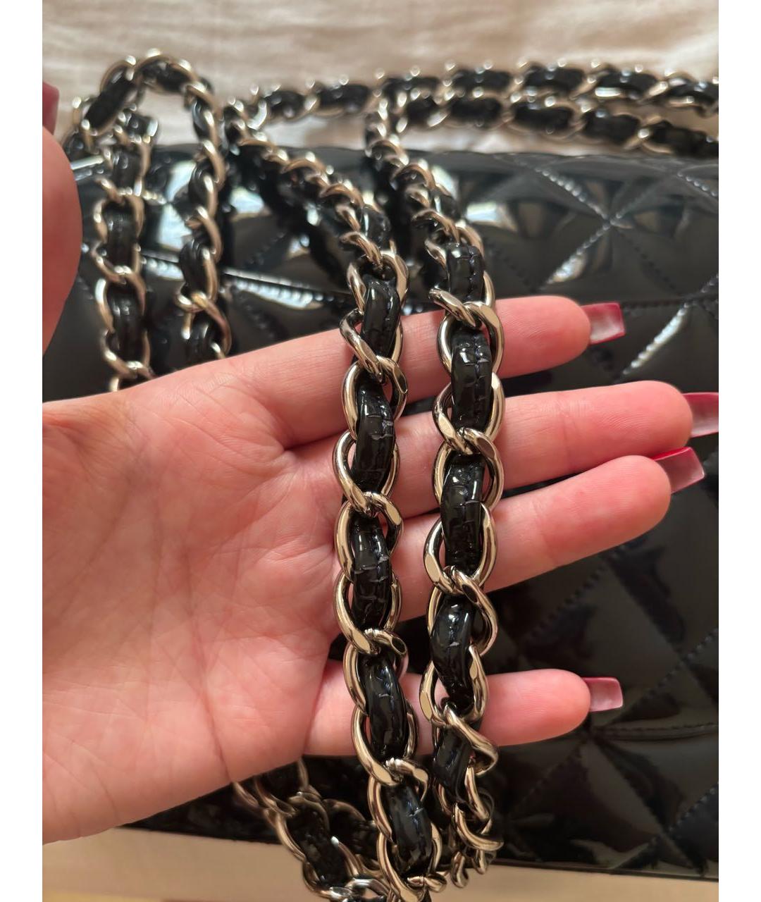 CHANEL Темно-синяя сумка через плечо из лакированной кожи, фото 4