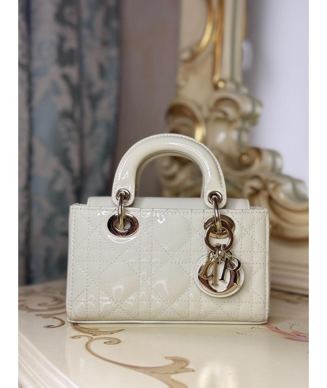 CHRISTIAN DIOR Белая сумка с короткими ручками из лакированной кожи, фото 3