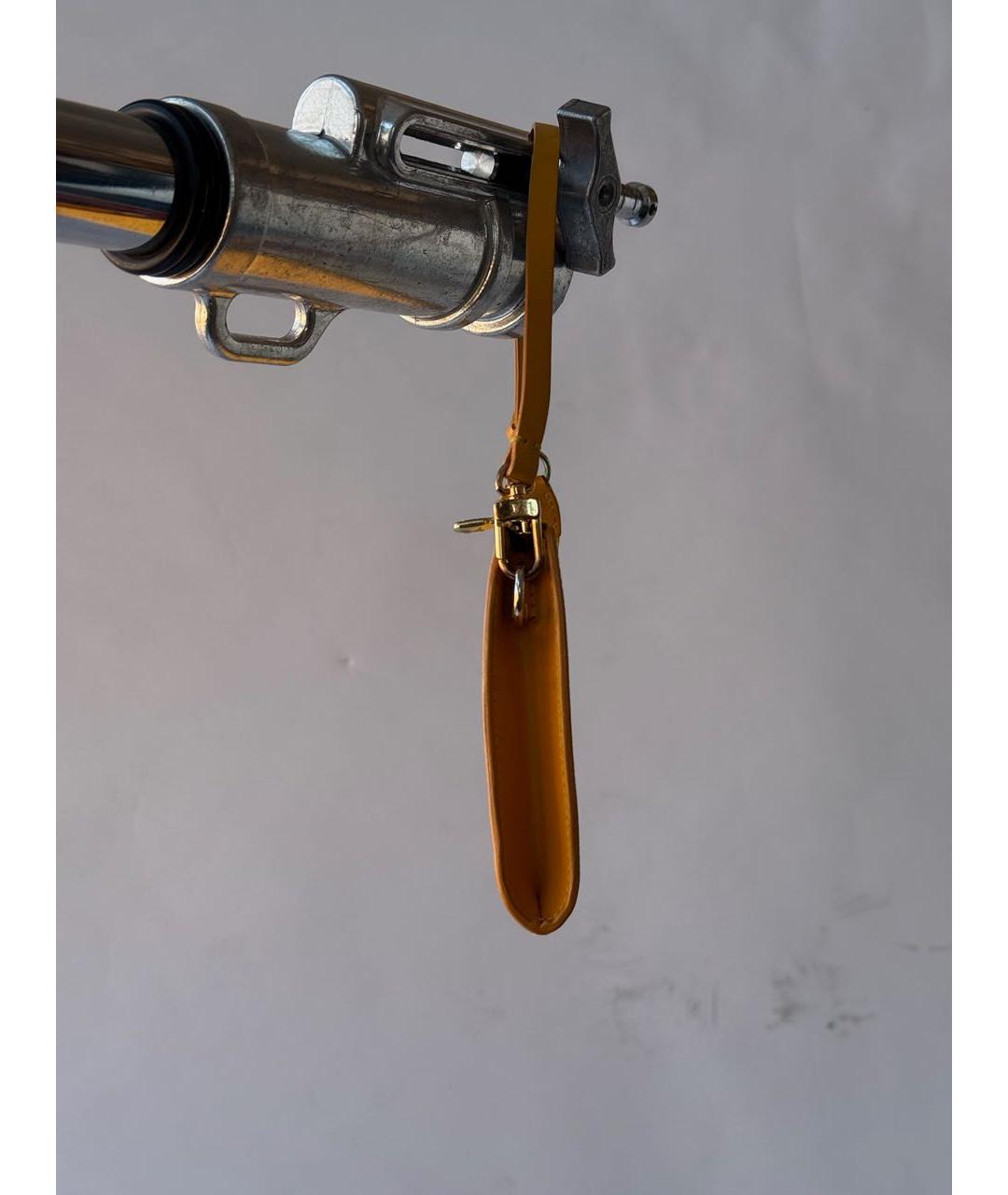 LOUIS VUITTON Желтая кожаная сумка с короткими ручками, фото 3