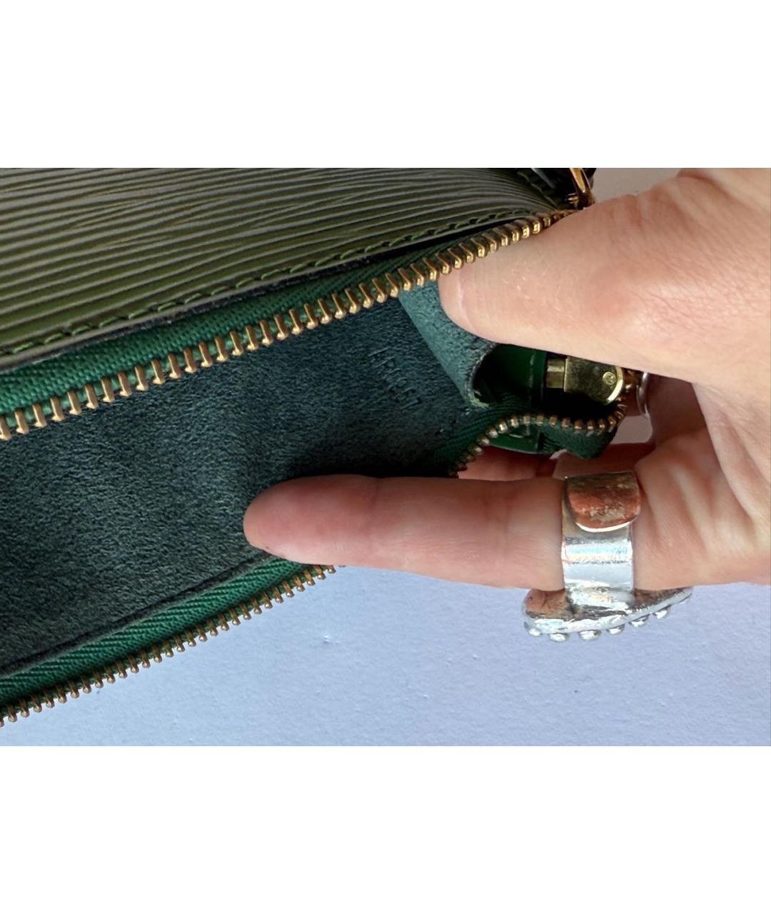 LOUIS VUITTON Зеленая кожаная сумка с короткими ручками, фото 6