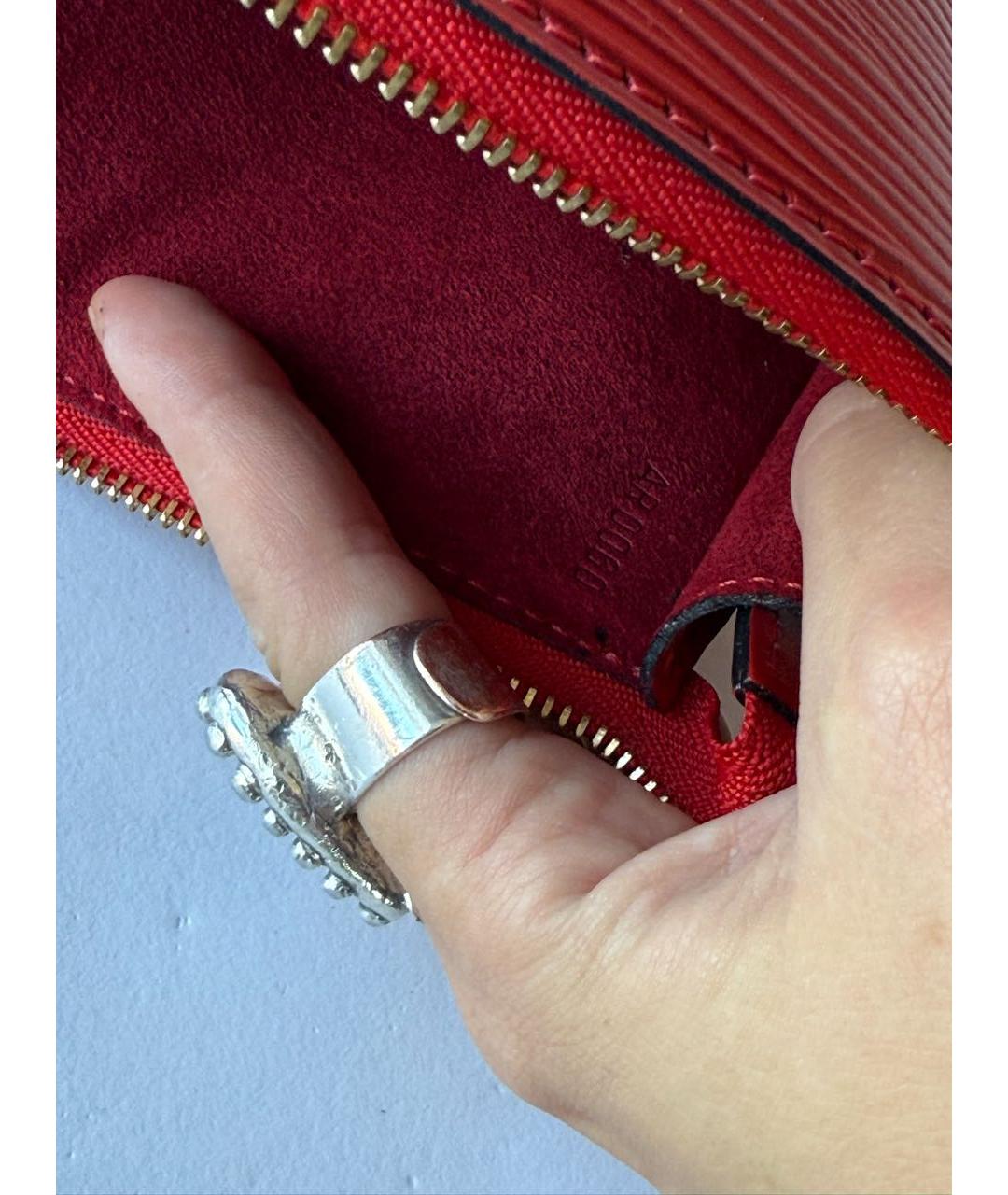 LOUIS VUITTON Красная кожаная сумка с короткими ручками, фото 7