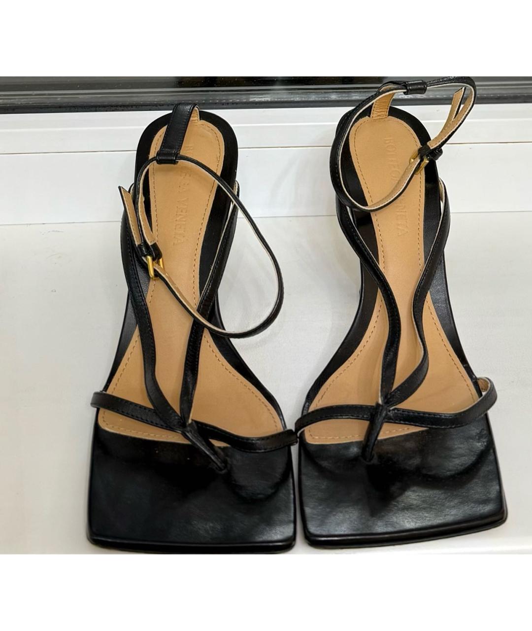 BOTTEGA VENETA Черные кожаные босоножки, фото 2