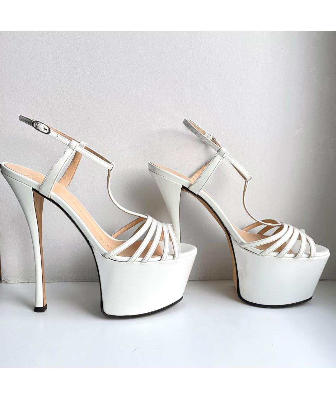 GIUSEPPE ZANOTTI DESIGN Белые босоножки из лакированной кожи, фото 2