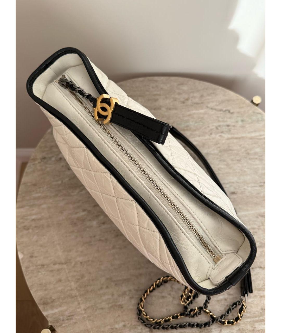 CHANEL Белая кожаная сумка через плечо, фото 5