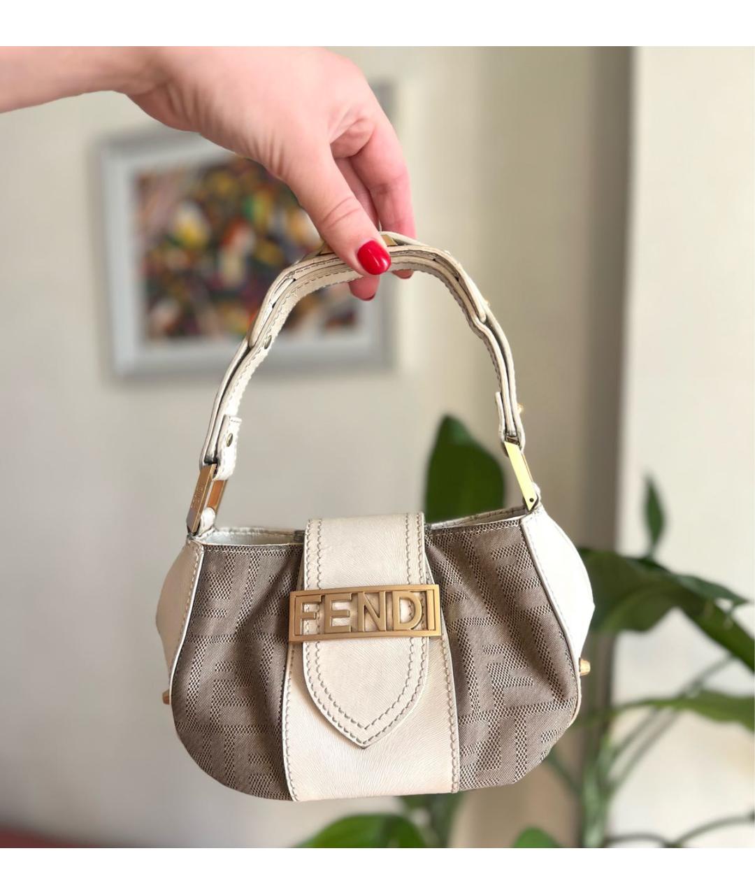 FENDI Бежевая кожаная сумка с короткими ручками, фото 6