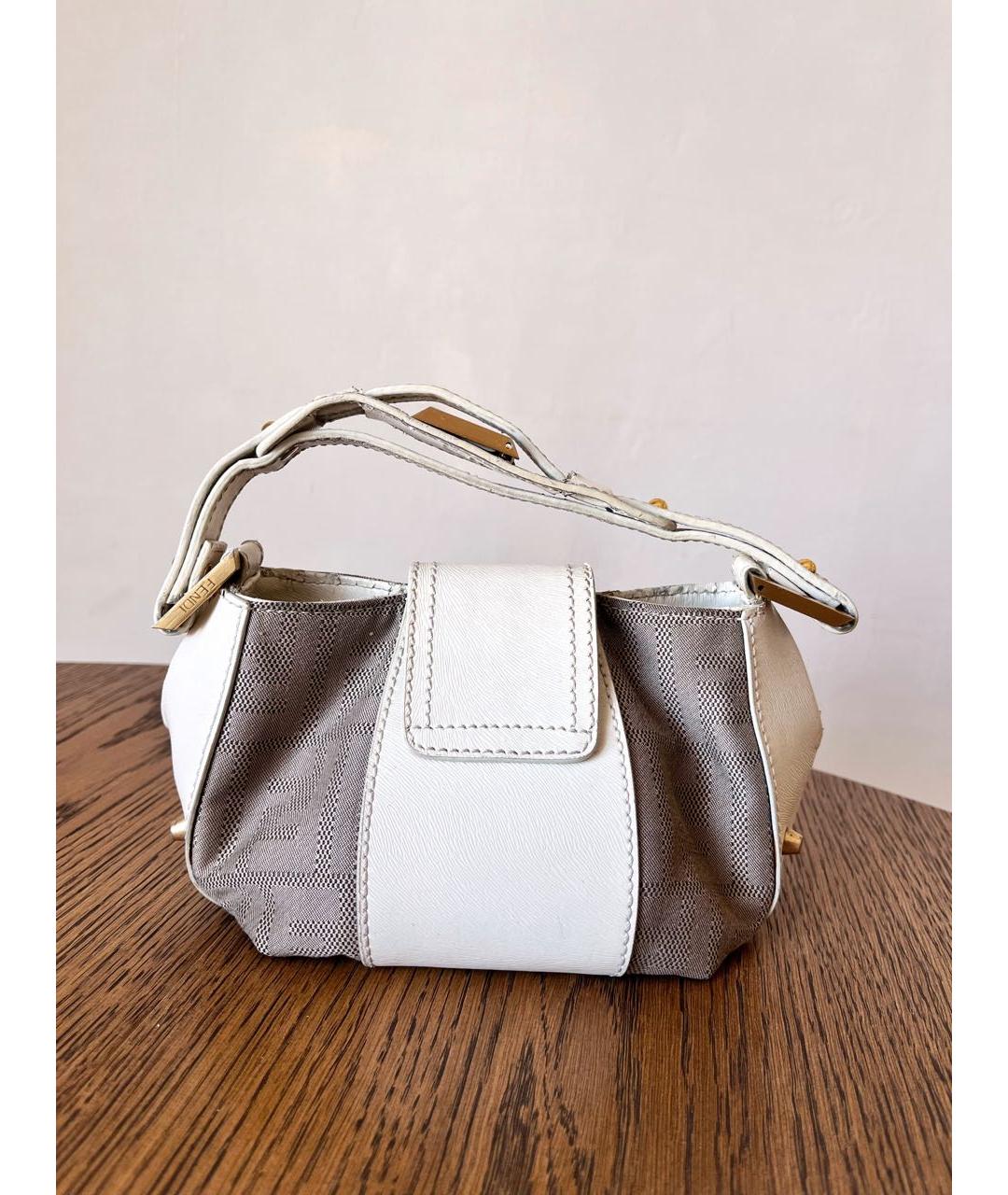 FENDI Бежевая кожаная сумка с короткими ручками, фото 2