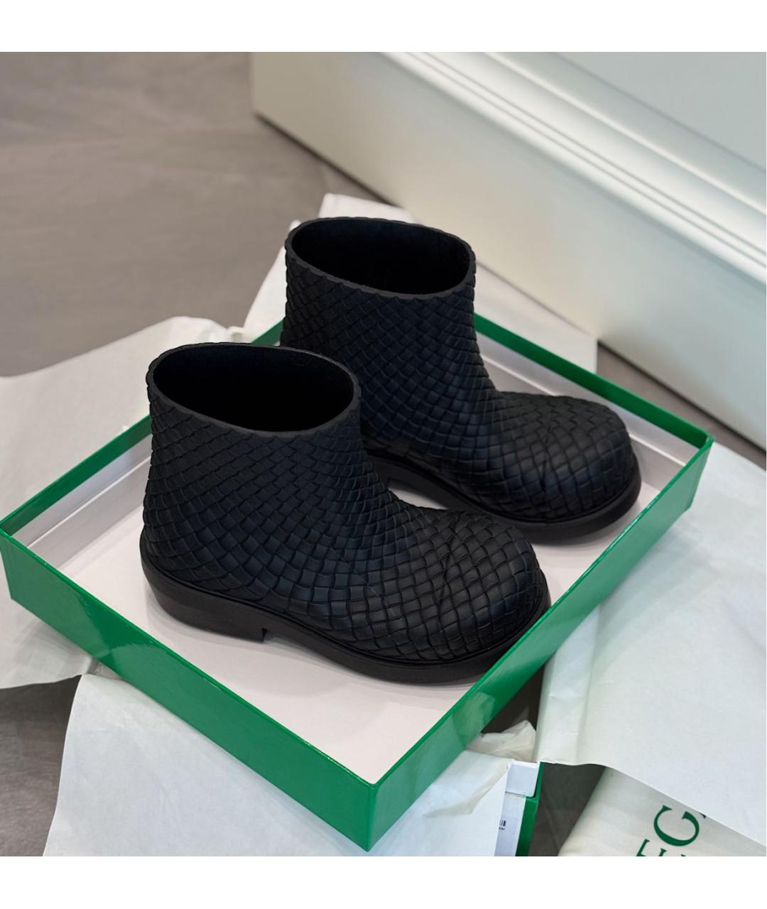 BOTTEGA VENETA Черные резиновые ботинки, фото 5