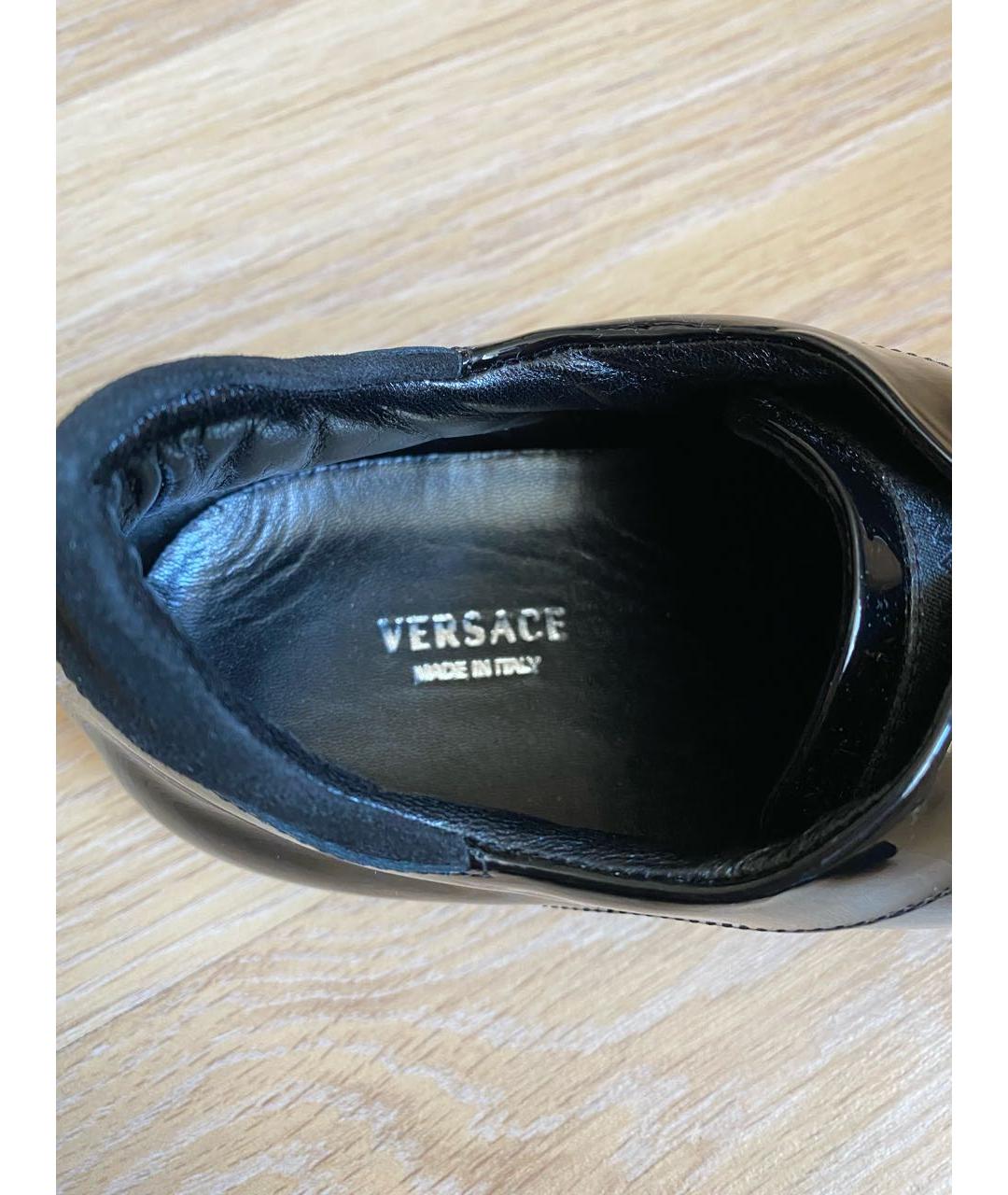 VERSACE Антрацитовые кроссовки из лакированной кожи, фото 5