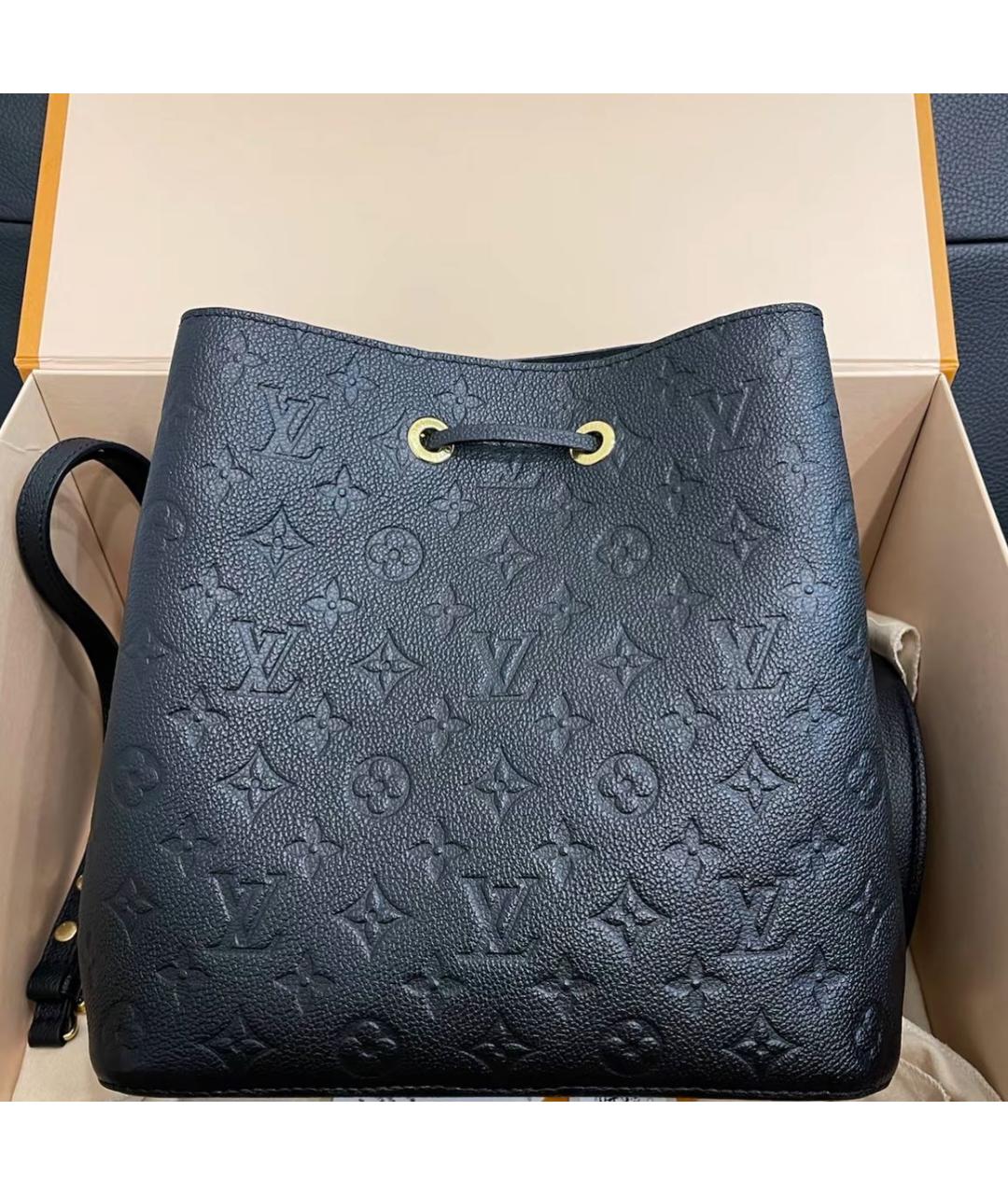 LOUIS VUITTON Черная кожаная сумка через плечо, фото 3