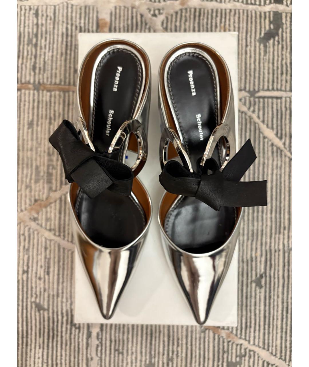 PROENZA SCHOULER Серебряные лодочки на низком каблуке из лакированной кожи, фото 2