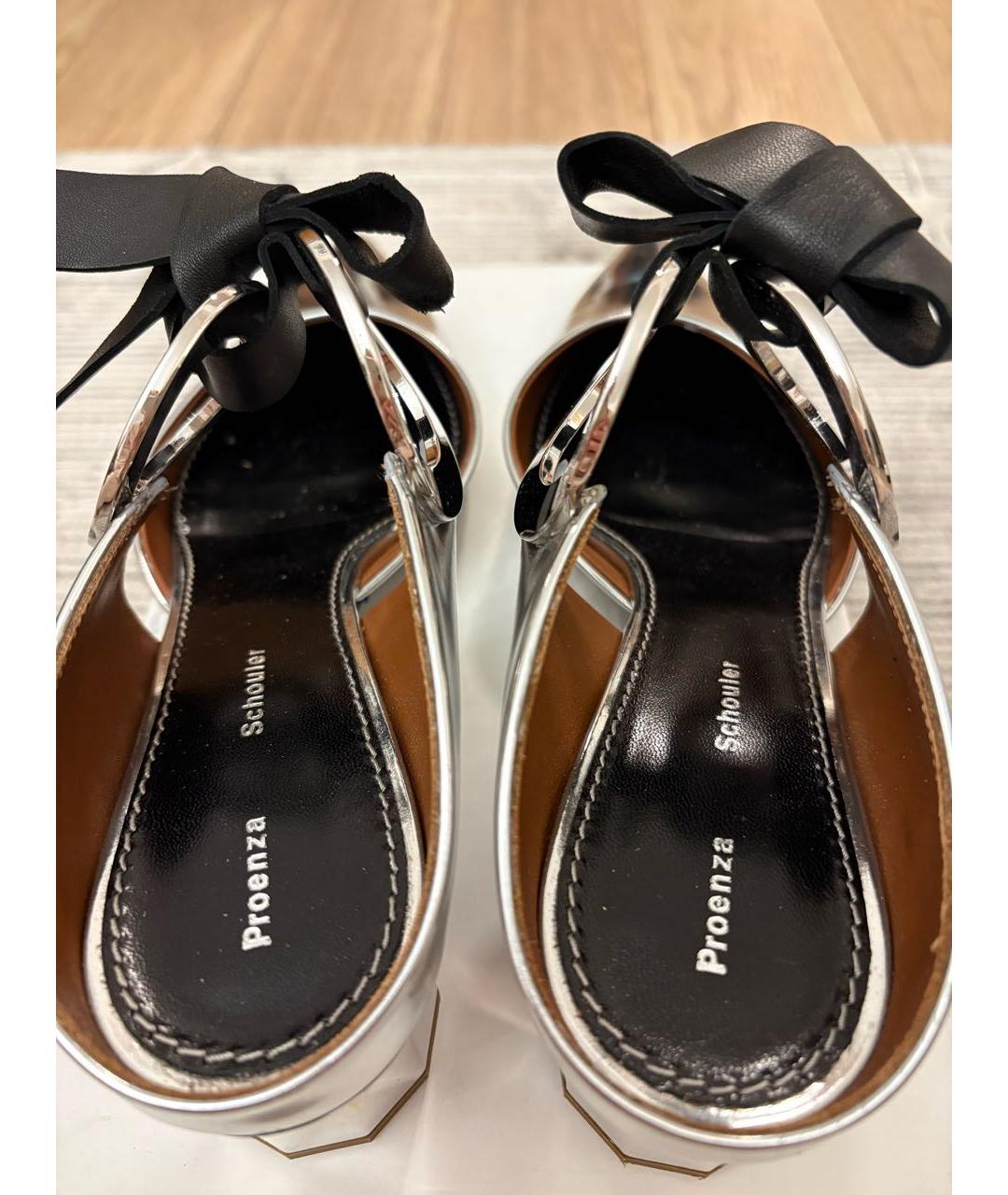 PROENZA SCHOULER Серебряные лодочки на низком каблуке из лакированной кожи, фото 3