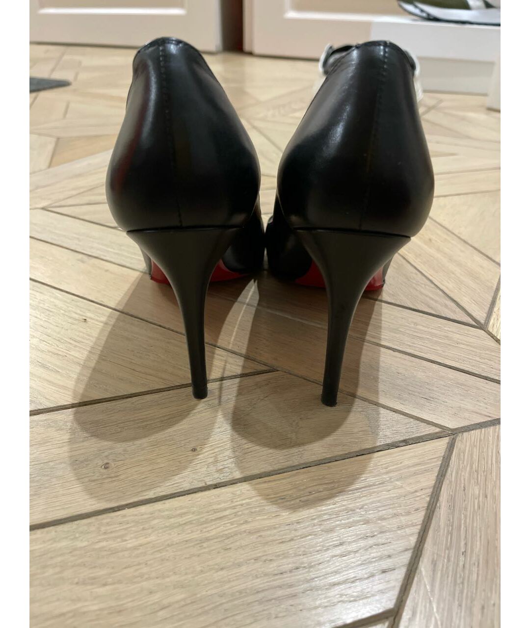 CHRISTIAN LOUBOUTIN Черные кожаные туфли, фото 4