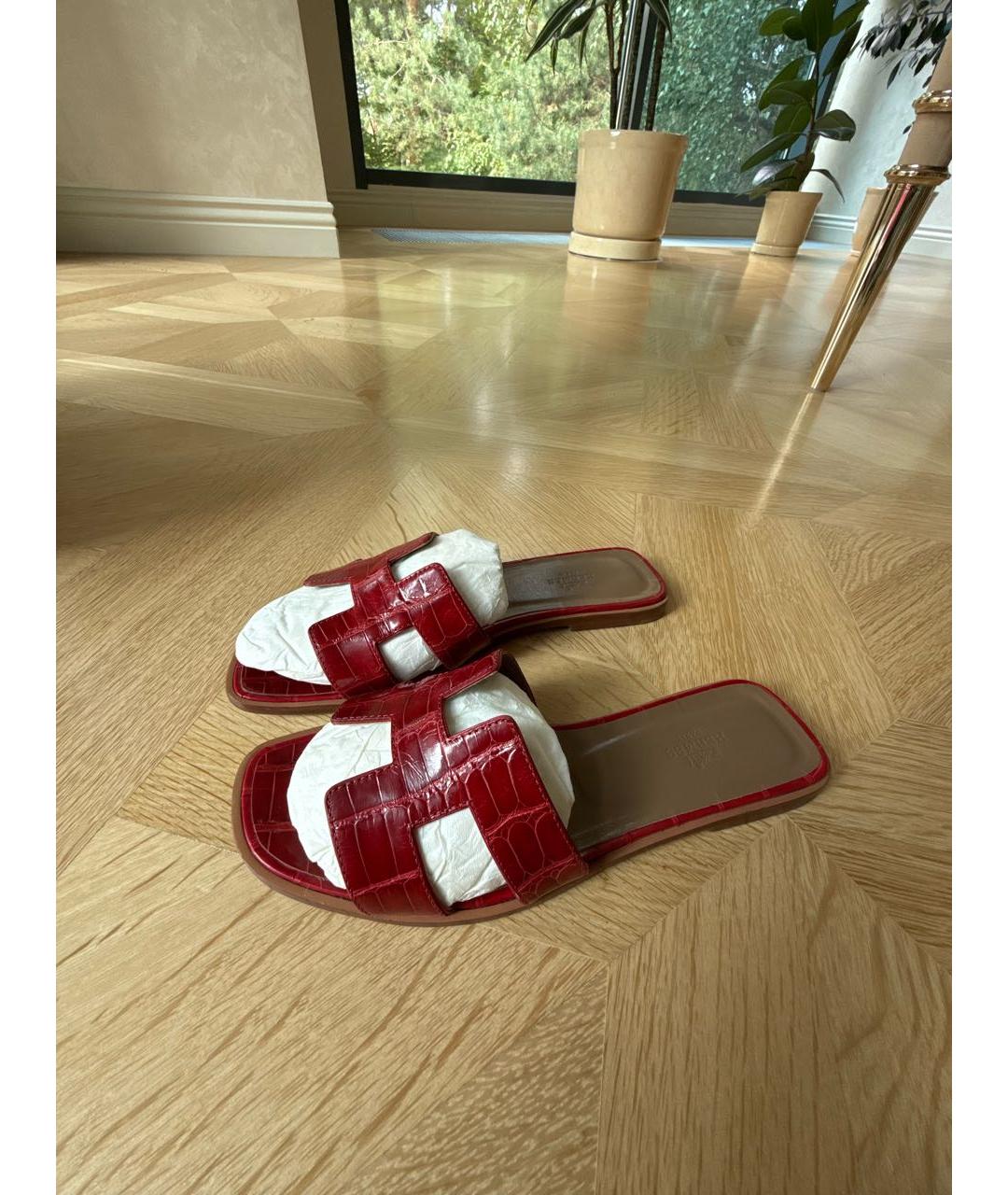 HERMES Красные шлепанцы из экзотической кожи, фото 5