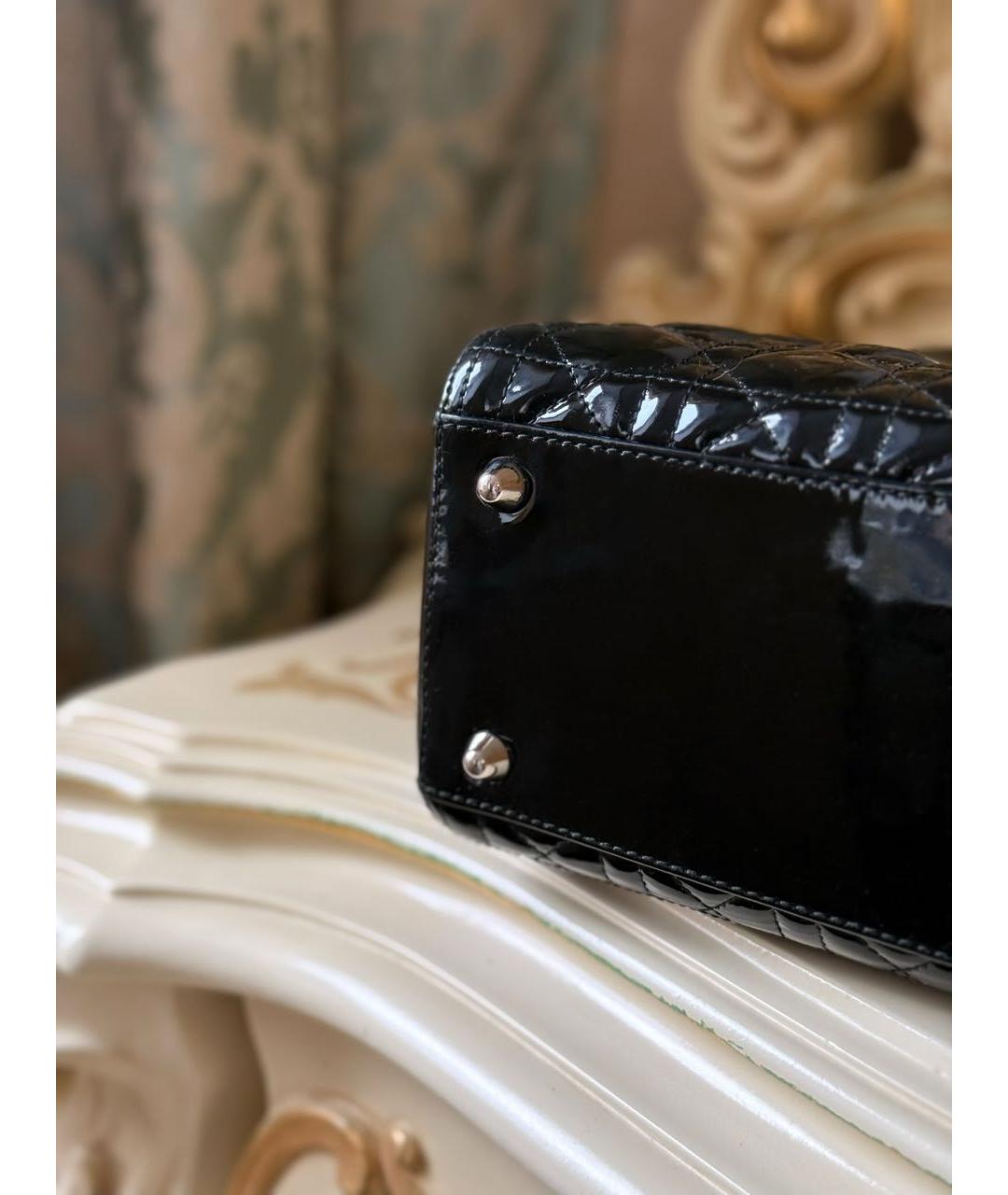 CHRISTIAN DIOR Черная сумка с короткими ручками из лакированной кожи, фото 8
