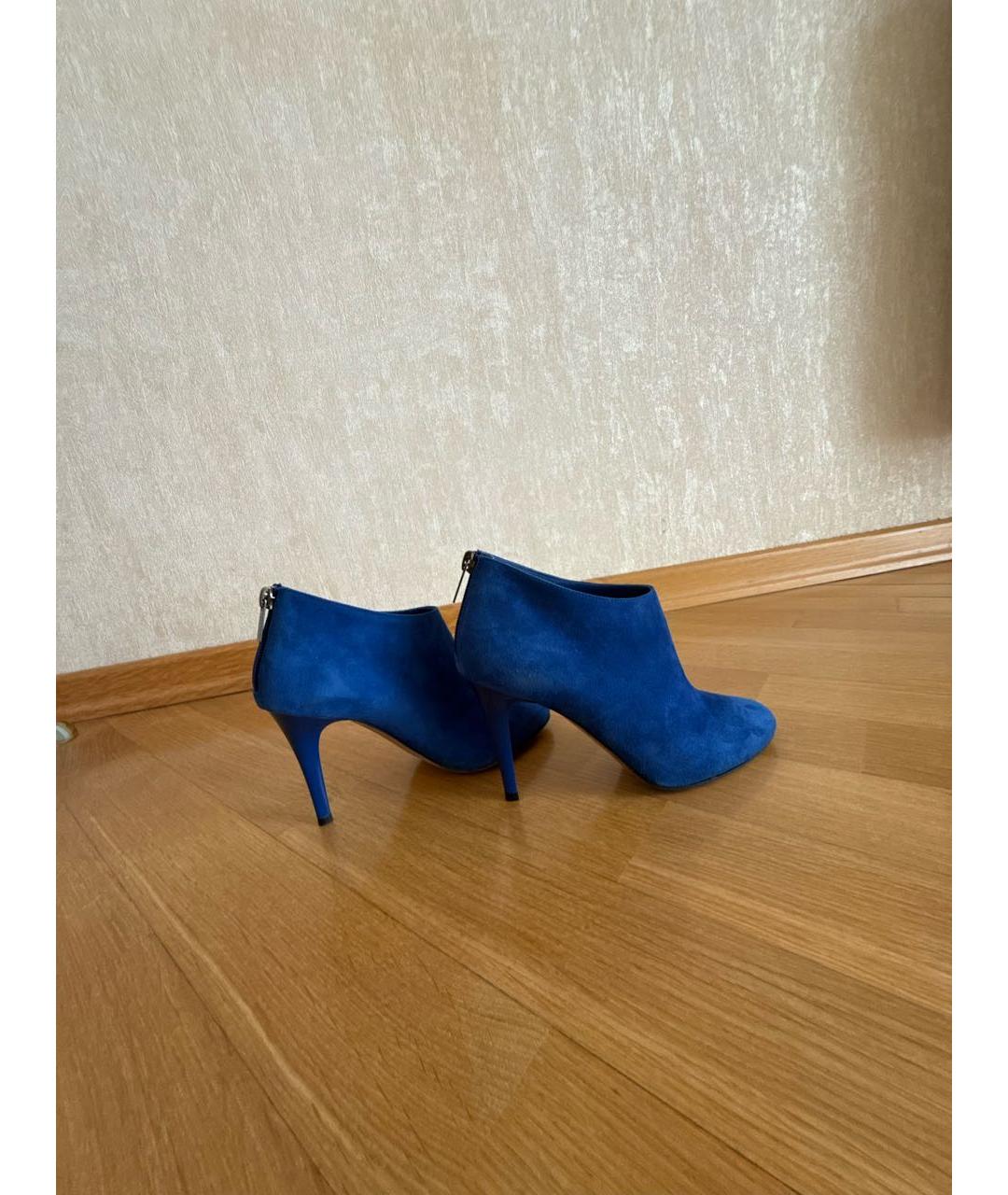 JIMMY CHOO Синие замшевые ботильоны, фото 4