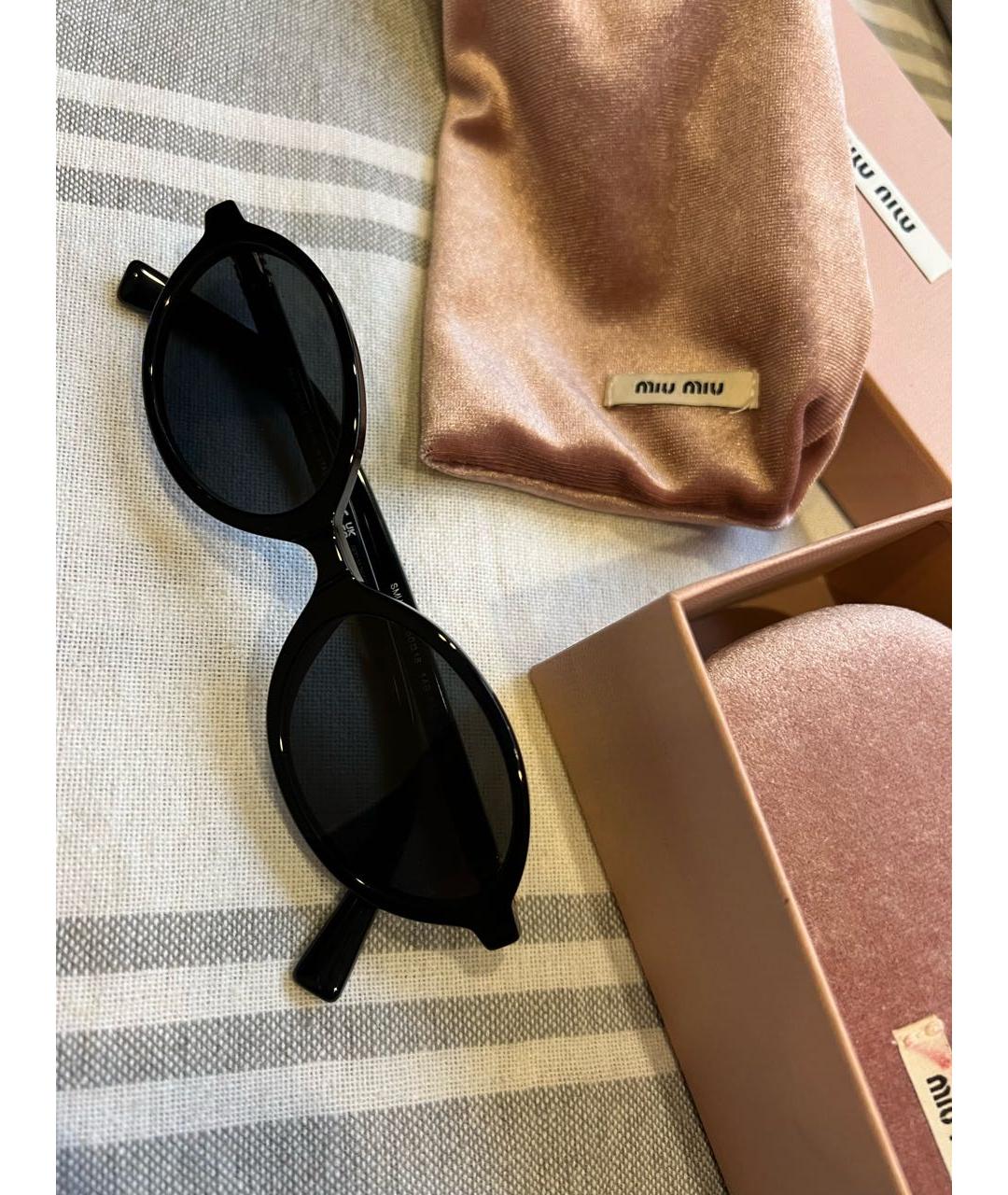 MIU MIU Черные пластиковые солнцезащитные очки, фото 3