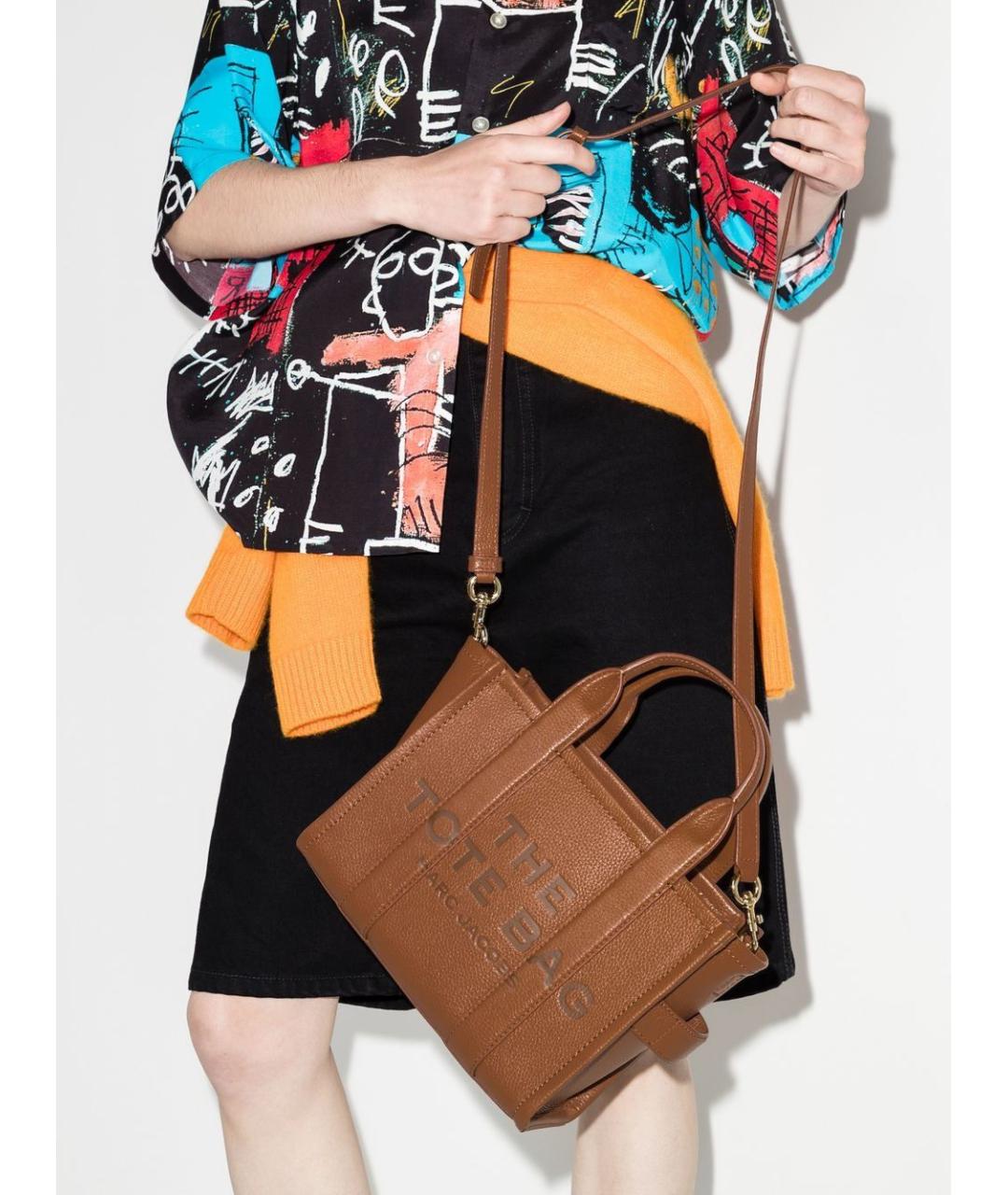 MARC JACOBS Коричневая кожаная сумка тоут, фото 2