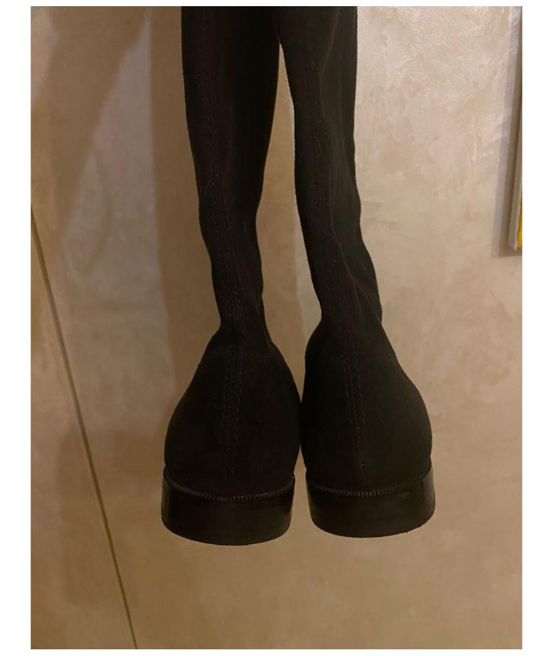 STUART WEITZMAN Черные замшевые ботфорты, фото 4
