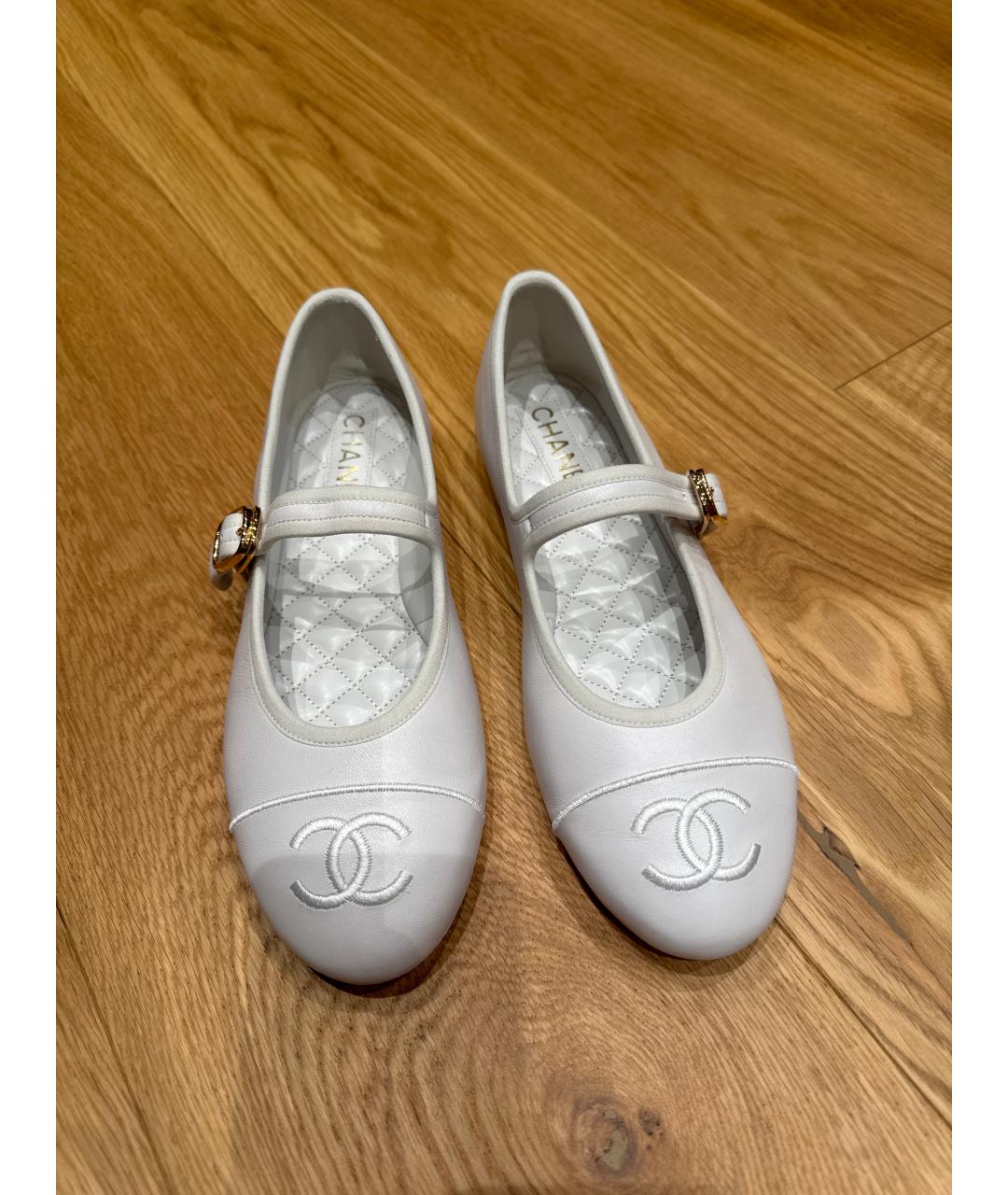 CHANEL Белые кожаные балетки, фото 2