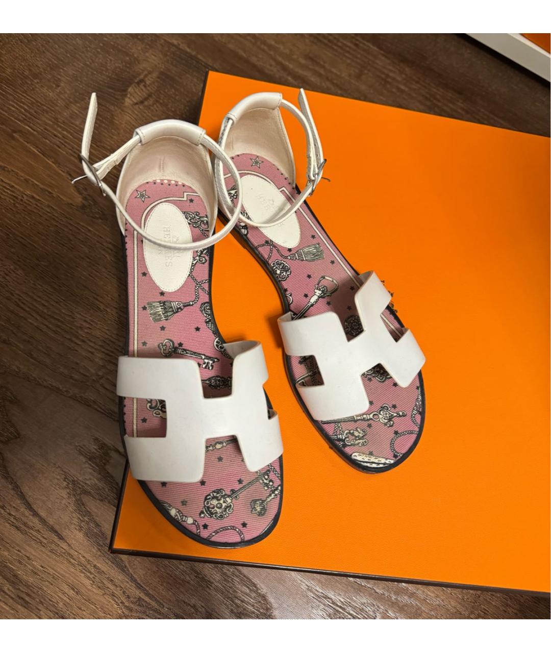 HERMES Белые кожаные сандалии, фото 5