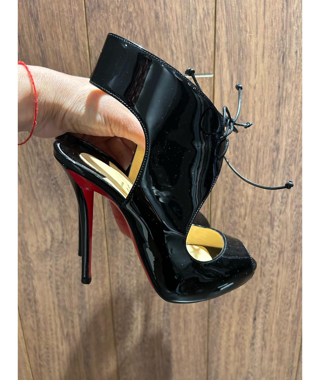 CHRISTIAN LOUBOUTIN Черные туфли из лакированной кожи, фото 6