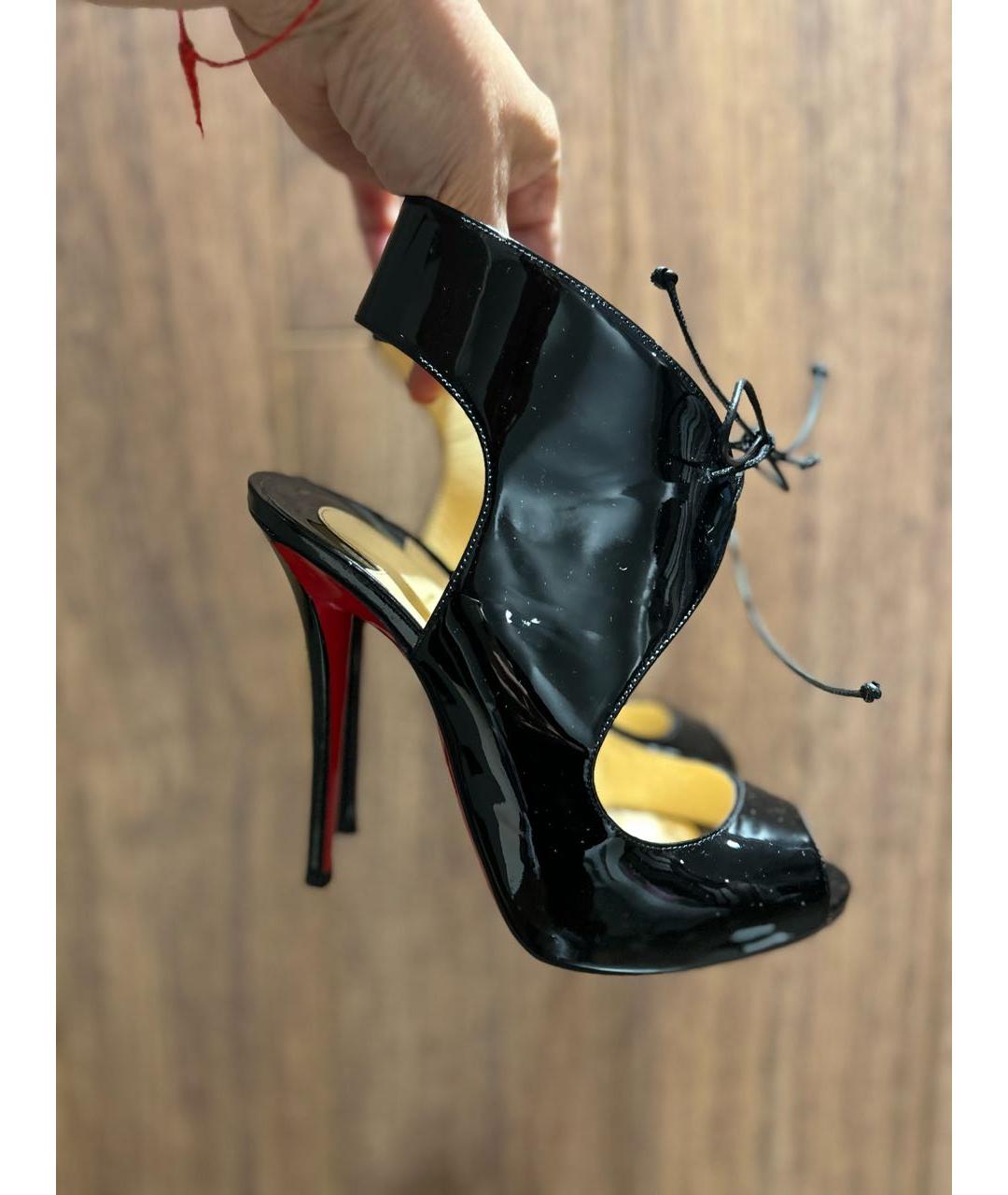 CHRISTIAN LOUBOUTIN Черные туфли из лакированной кожи, фото 8