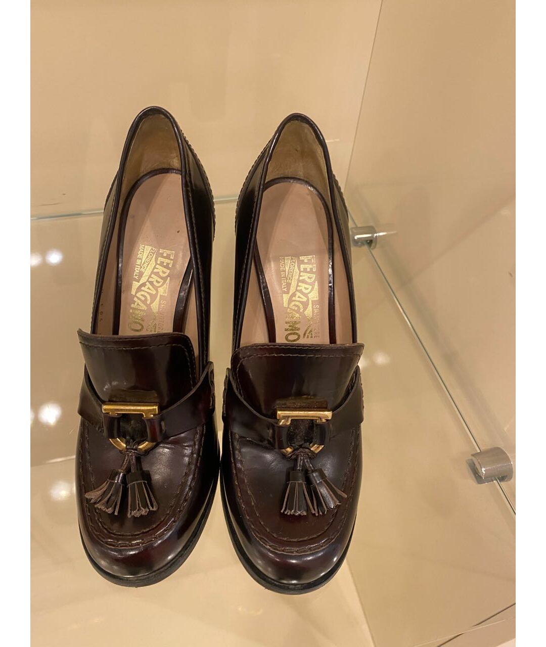 SALVATORE FERRAGAMO Бордовые туфли из лакированной кожи, фото 2