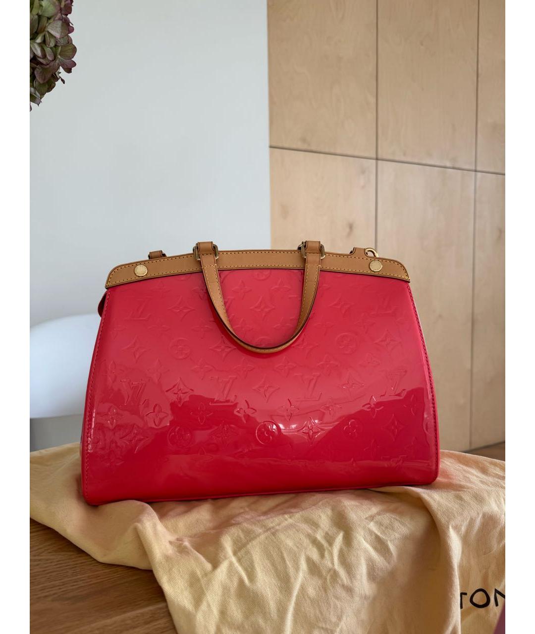 LOUIS VUITTON Коралловая сумка с короткими ручками из лакированной кожи, фото 2