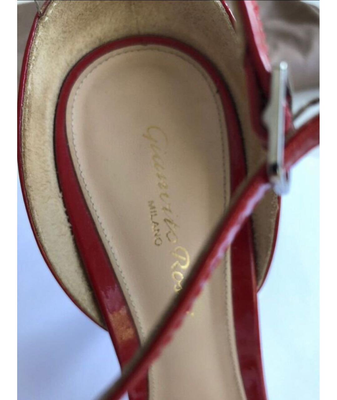 GIANVITO ROSSI Красные босоножки из лакированной кожи, фото 4