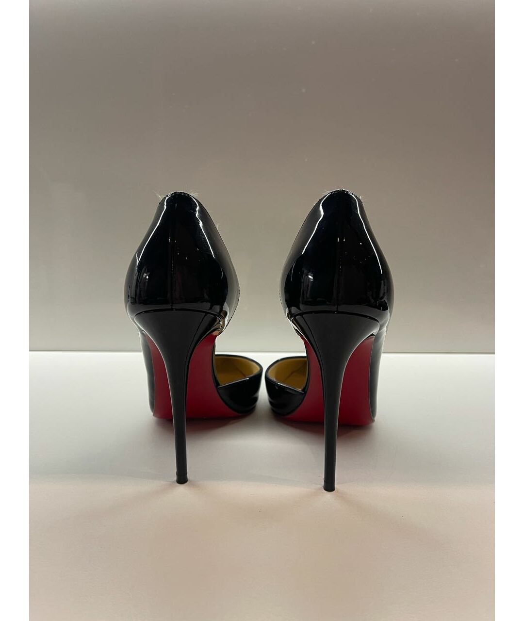 CHRISTIAN LOUBOUTIN Черные туфли из лакированной кожи, фото 4