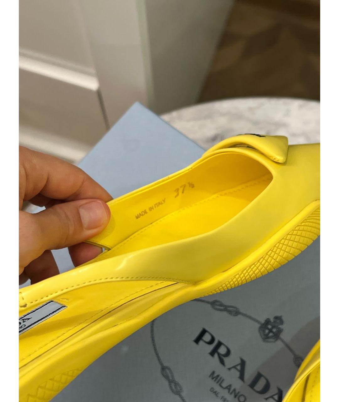 PRADA Желтые кожаные туфли, фото 8